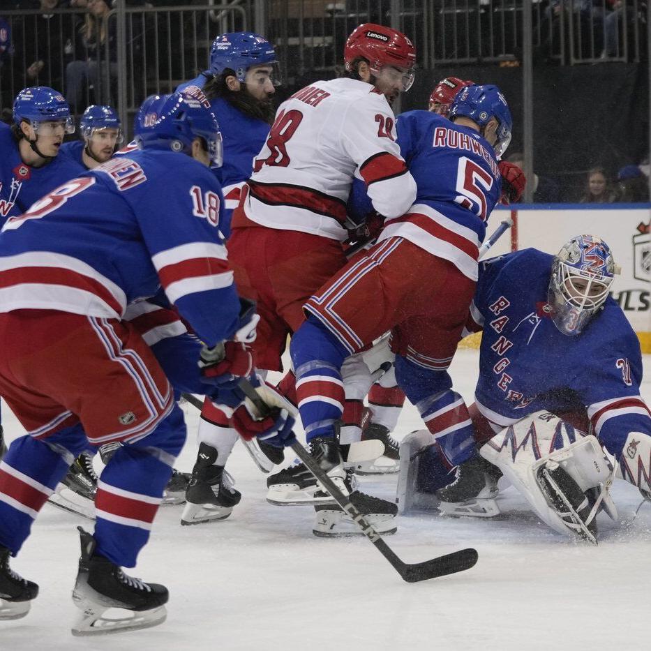 NHL roundup: Roslovic scores winning goal as Hurricanes down Rangers 3-1